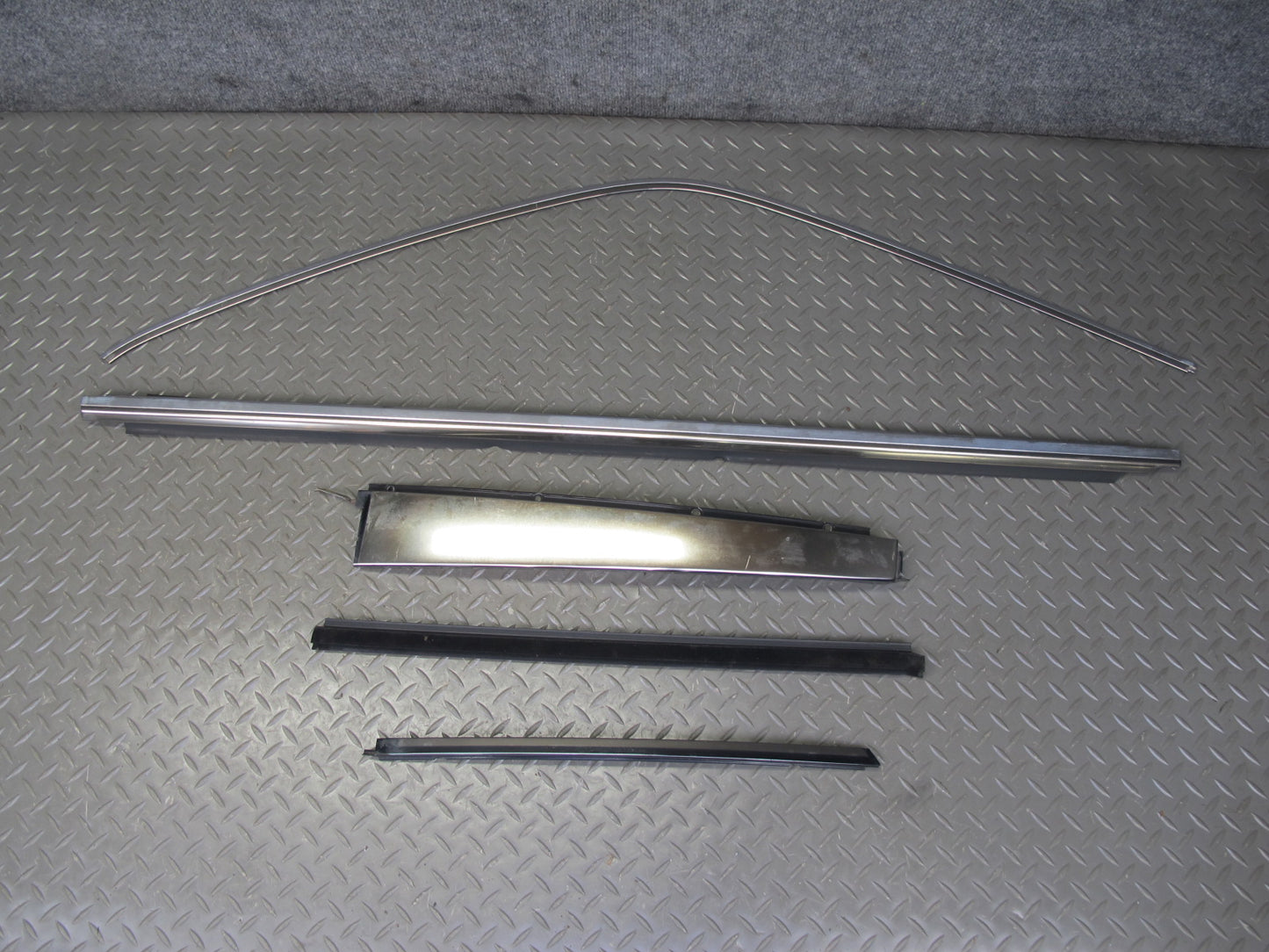 94-99 Mercedes W140 Rear Right Door B Pillar & Window Trim Molding Silver Set