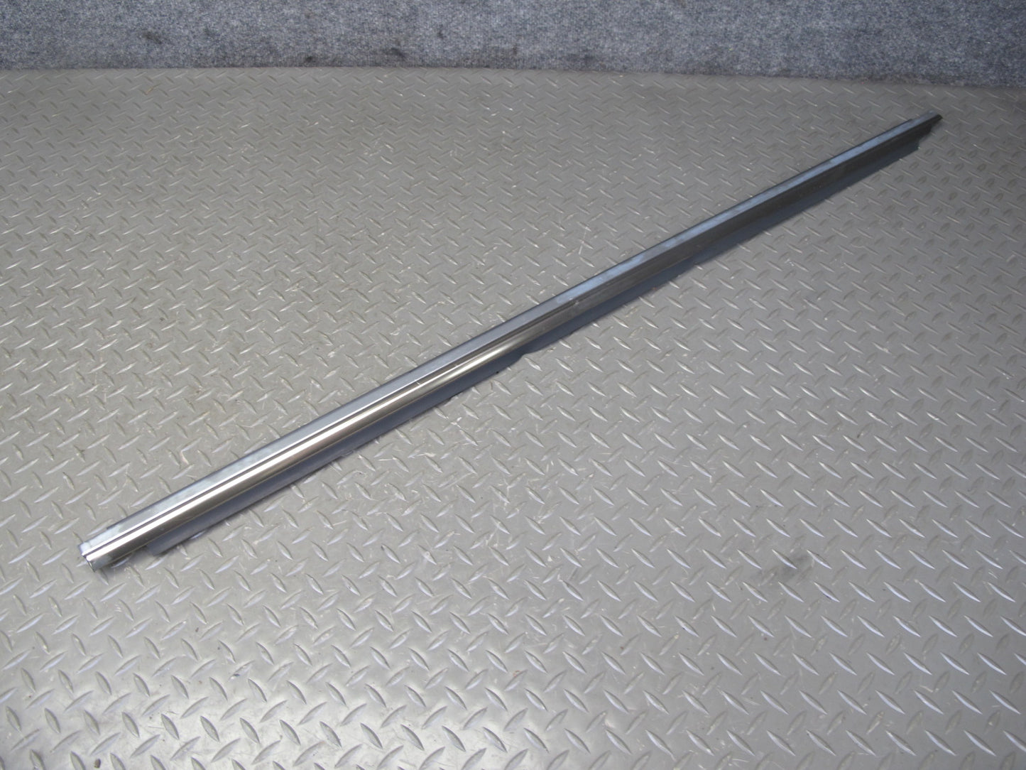 94-99 Mercedes W140 Rear Right Door B Pillar & Window Trim Molding Silver Set