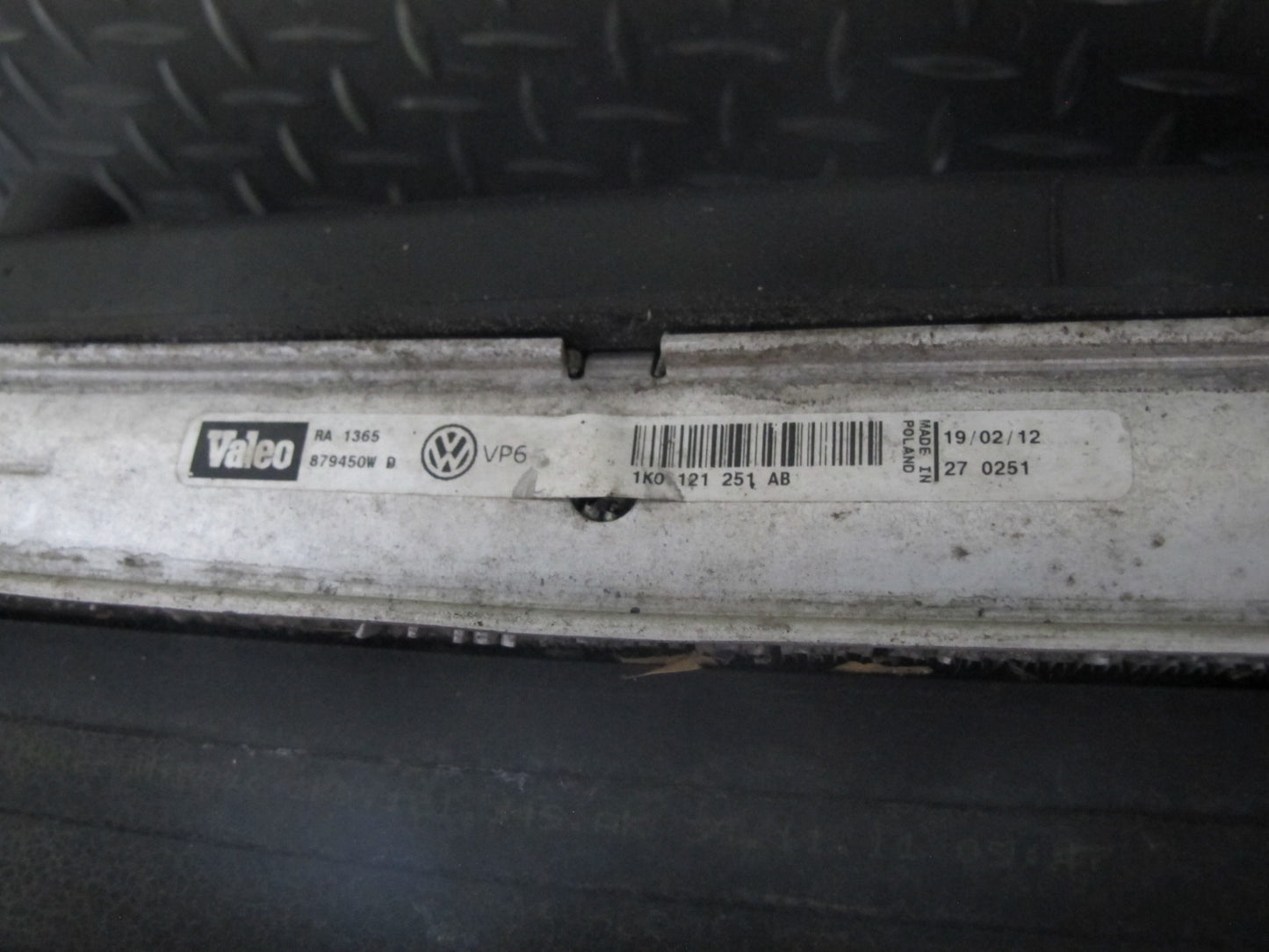 12-13 VW Golf R MK6 M/T Engine Cooling Radiator A/C Condenser Fan Shroud OEM