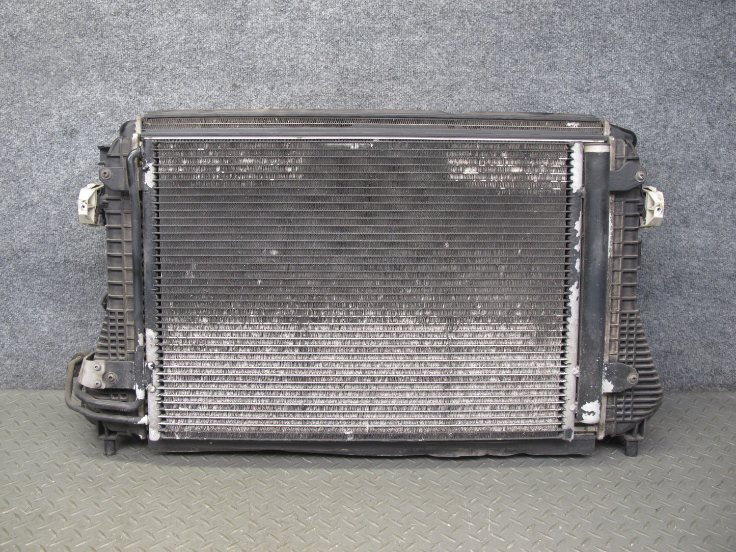 12-13 VW Golf R MK6 M/T Engine Cooling Radiator A/C Condenser Fan Shroud OEM