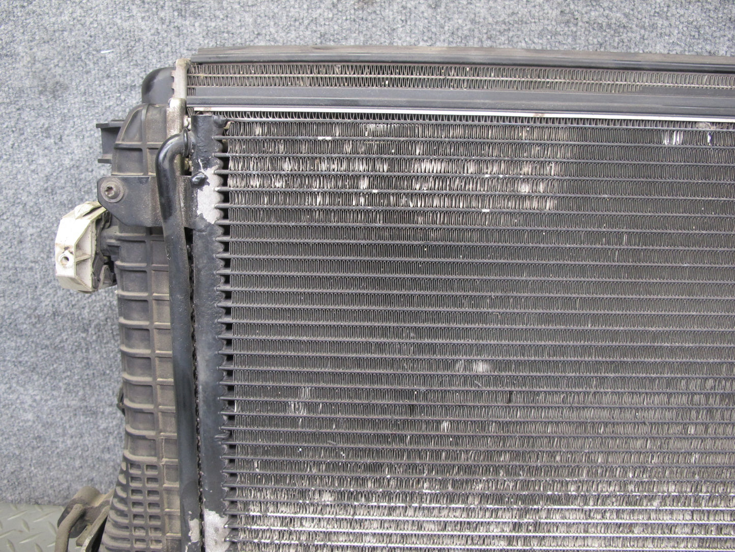 12-13 VW Golf R MK6 M/T Engine Cooling Radiator A/C Condenser Fan Shroud OEM