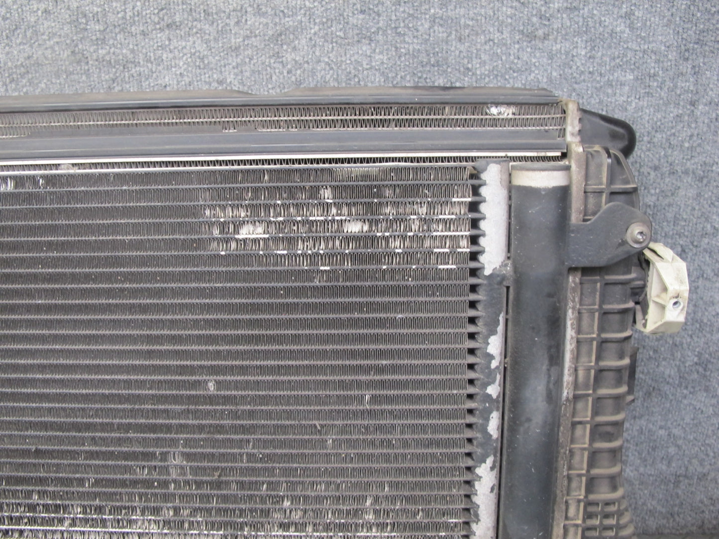 12-13 VW Golf R MK6 M/T Engine Cooling Radiator A/C Condenser Fan Shroud OEM