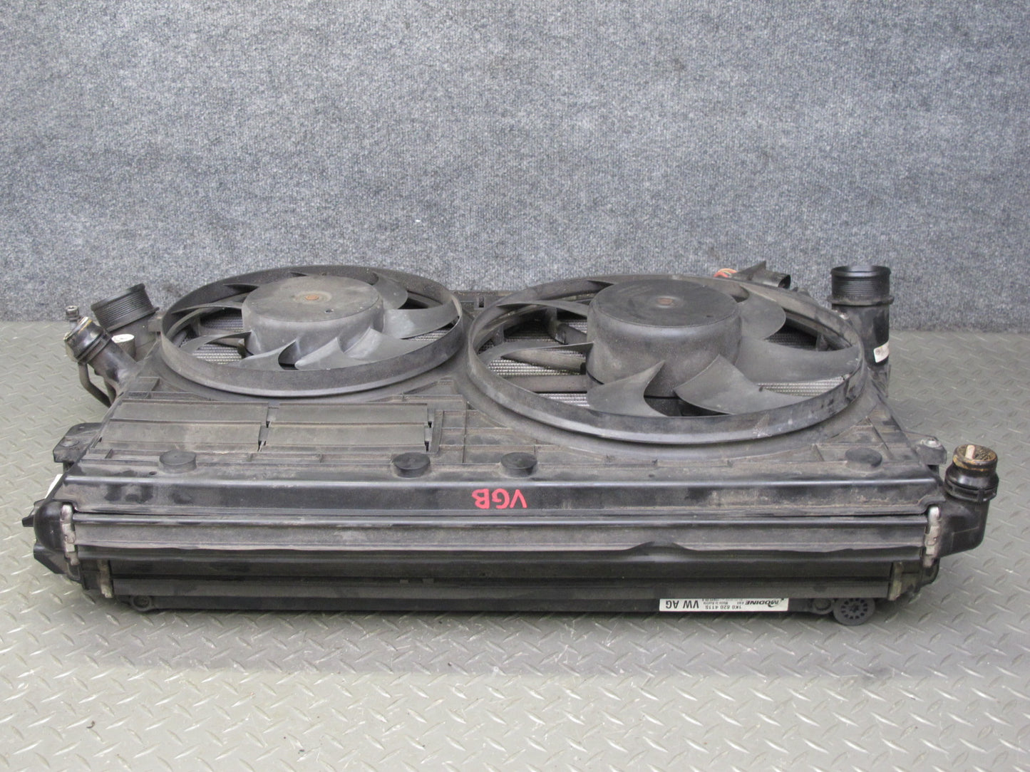 12-13 VW Golf R MK6 M/T Engine Cooling Radiator A/C Condenser Fan Shroud OEM