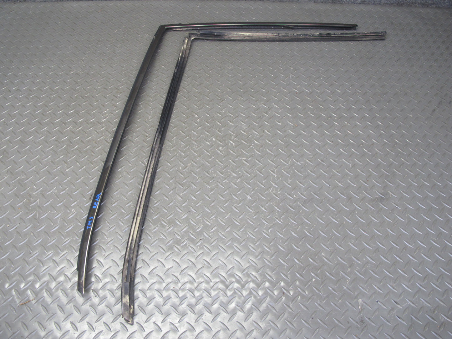 94-99 Mercedes W140 Set of 2 Rear Windshield Window Trim Molding Smoke Silver