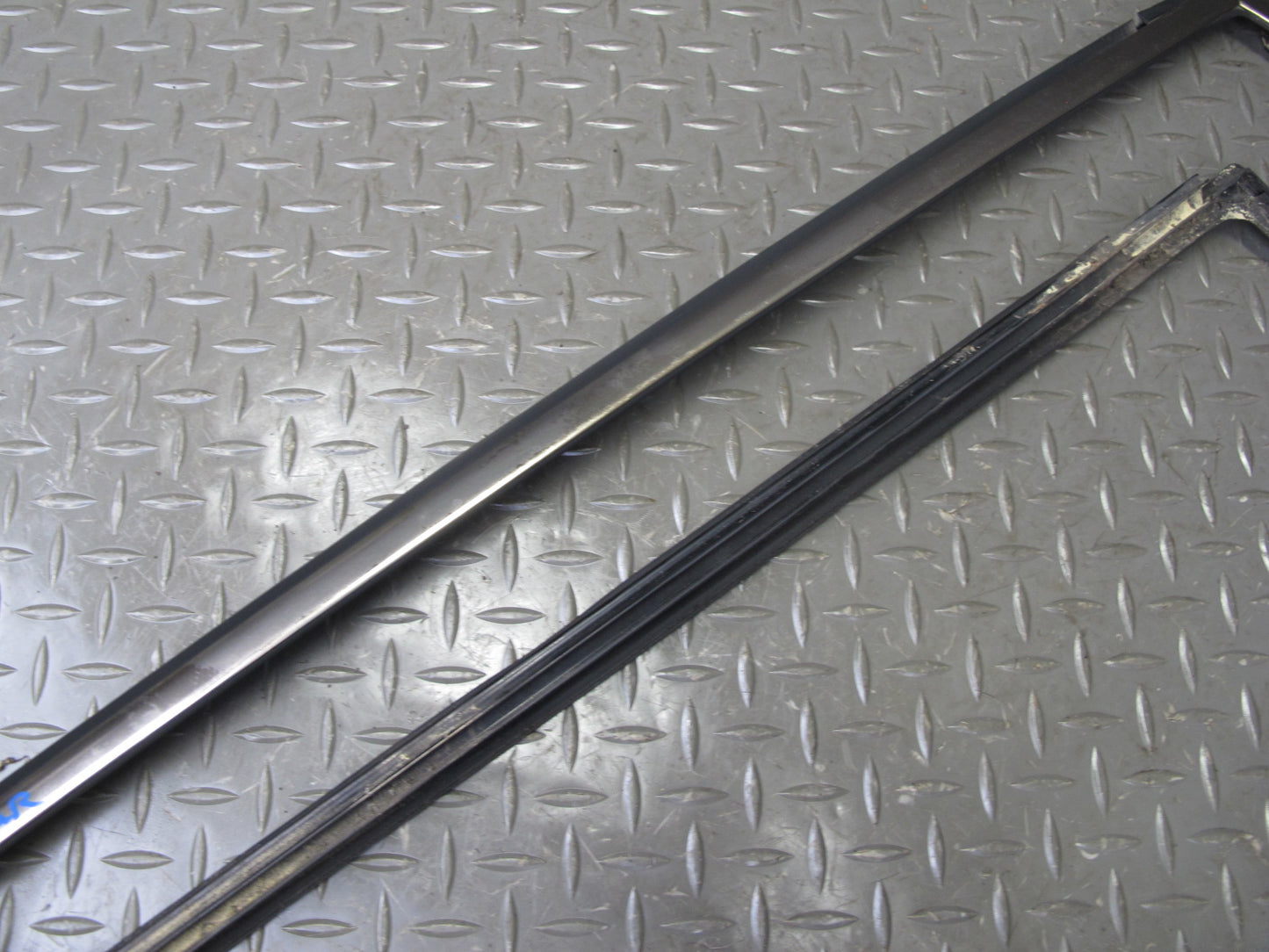 94-99 Mercedes W140 Set of 2 Rear Windshield Window Trim Molding Smoke Silver