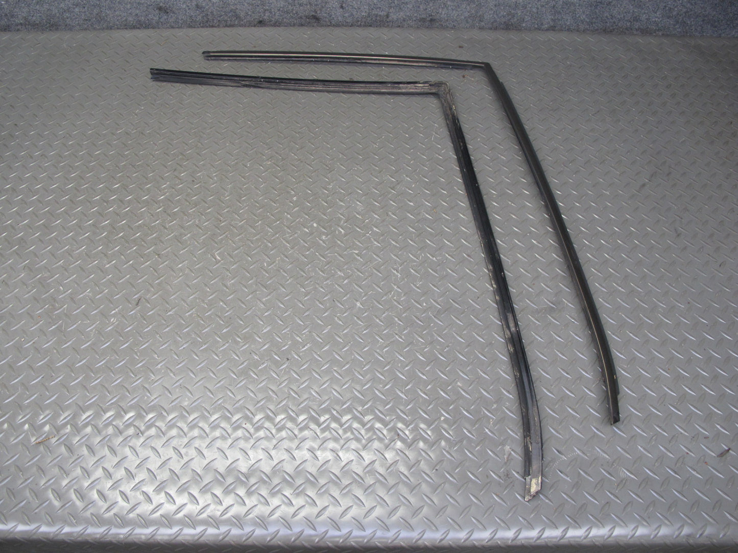 94-99 Mercedes W140 Set of 2 Rear Windshield Window Trim Molding Smoke Silver