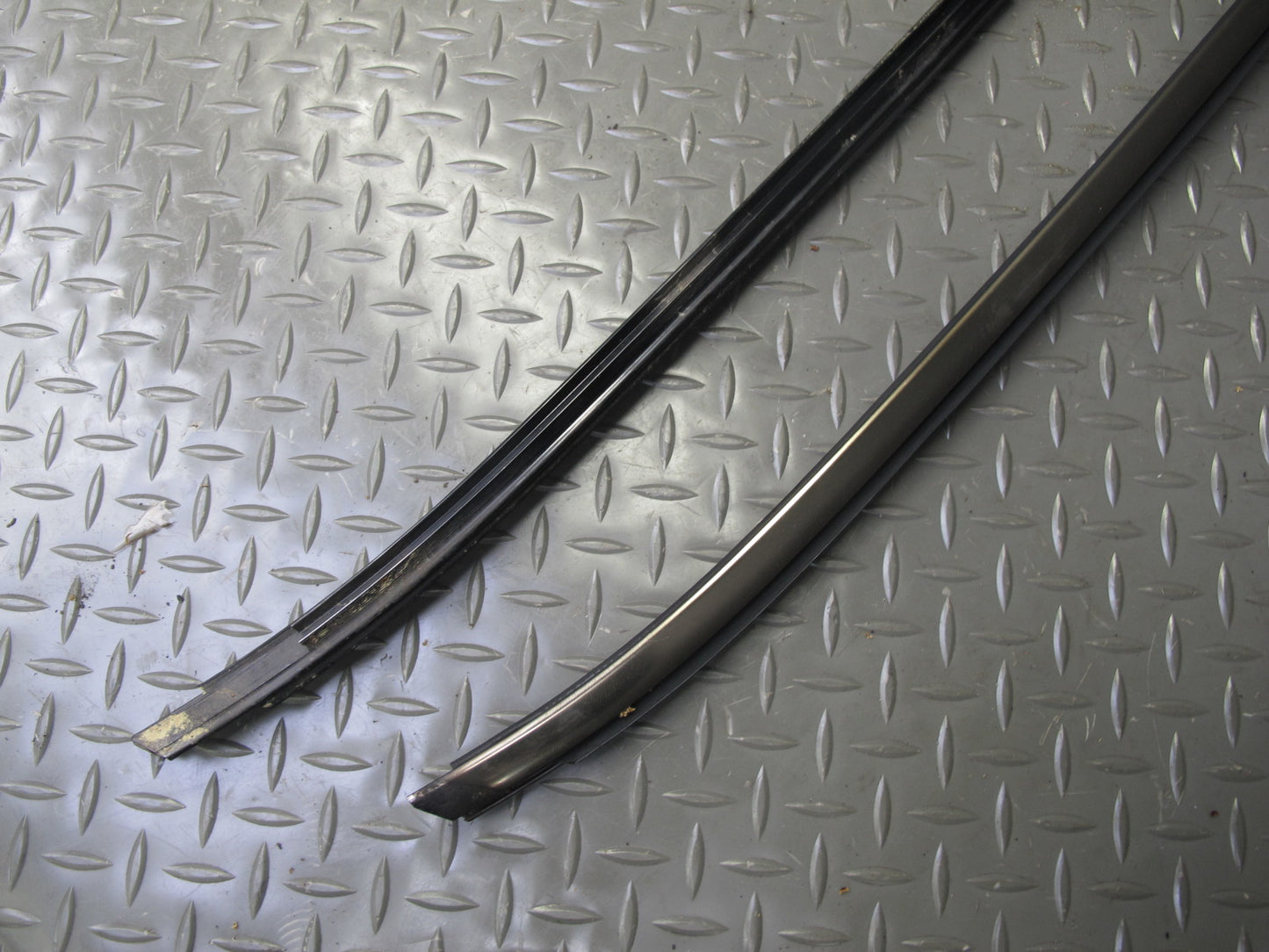 94-99 Mercedes W140 Set of 2 Rear Windshield Window Trim Molding Smoke Silver