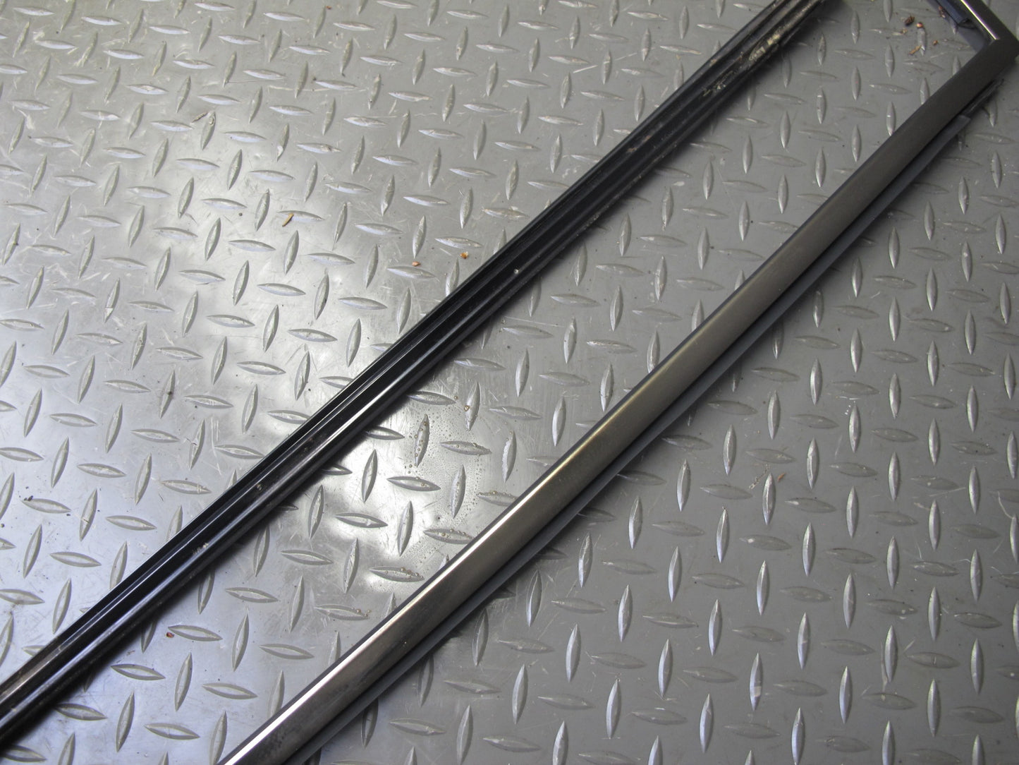 94-99 Mercedes W140 Set of 2 Rear Windshield Window Trim Molding Smoke Silver
