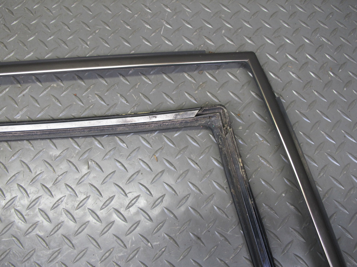 94-99 Mercedes W140 Set of 2 Rear Windshield Window Trim Molding Smoke Silver