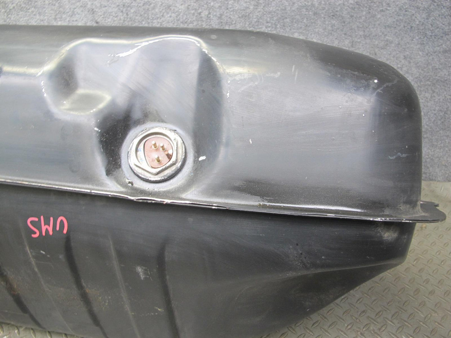 86-91 Mercedes W126 Gas Fuel Tank Filler Neck Assembly OEM