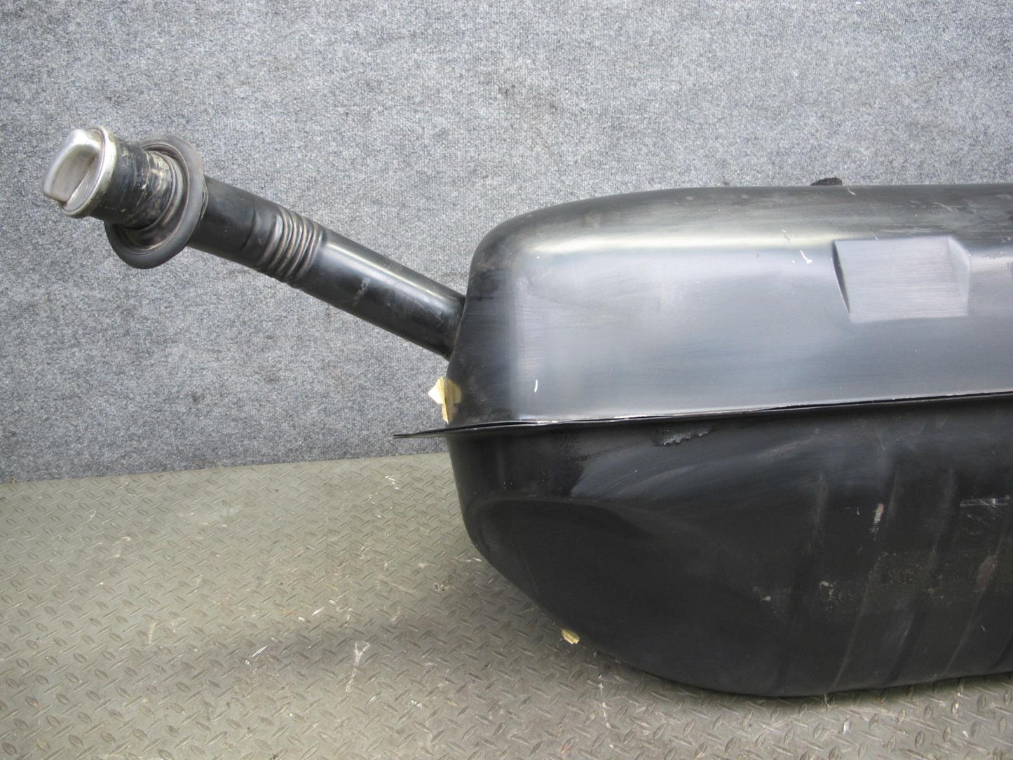 86-91 Mercedes W126 Gas Fuel Tank Filler Neck Assembly OEM