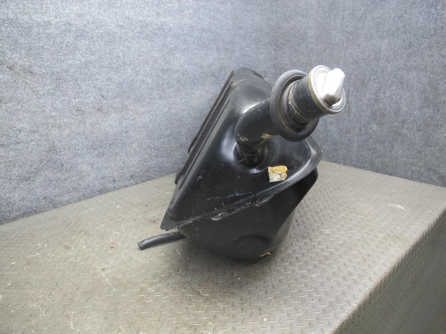86-91 Mercedes W126 Gas Fuel Tank Filler Neck Assembly OEM
