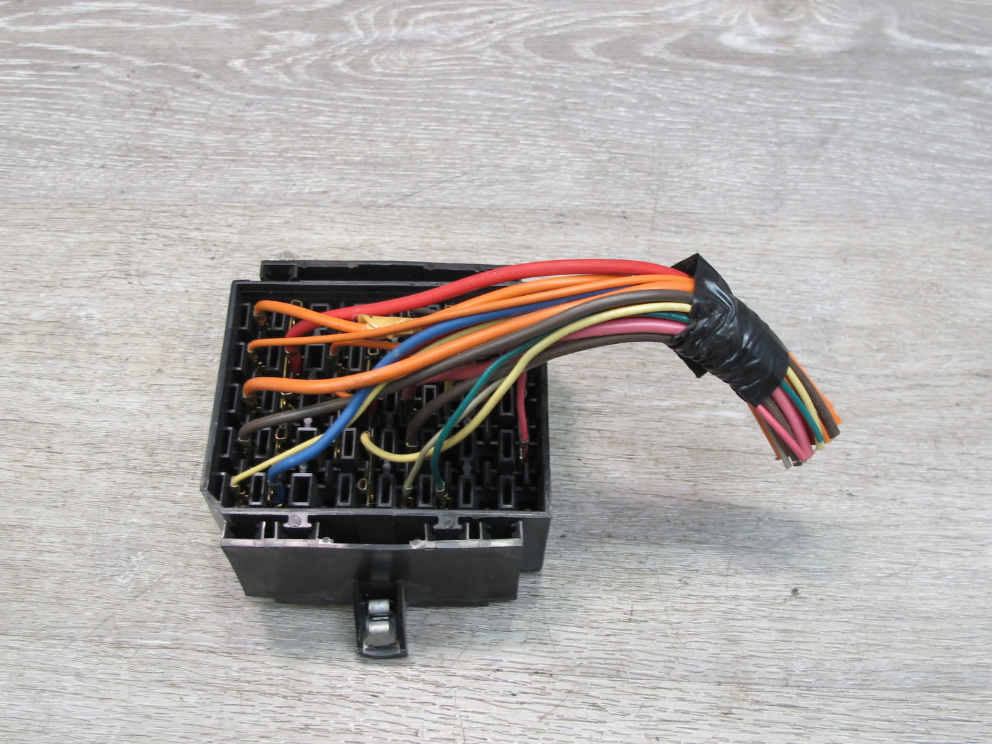 93-98 Chevrolet Camaro 5.7L LS1 Front Under Dash Fuse Relay Box Module Unit OEM
