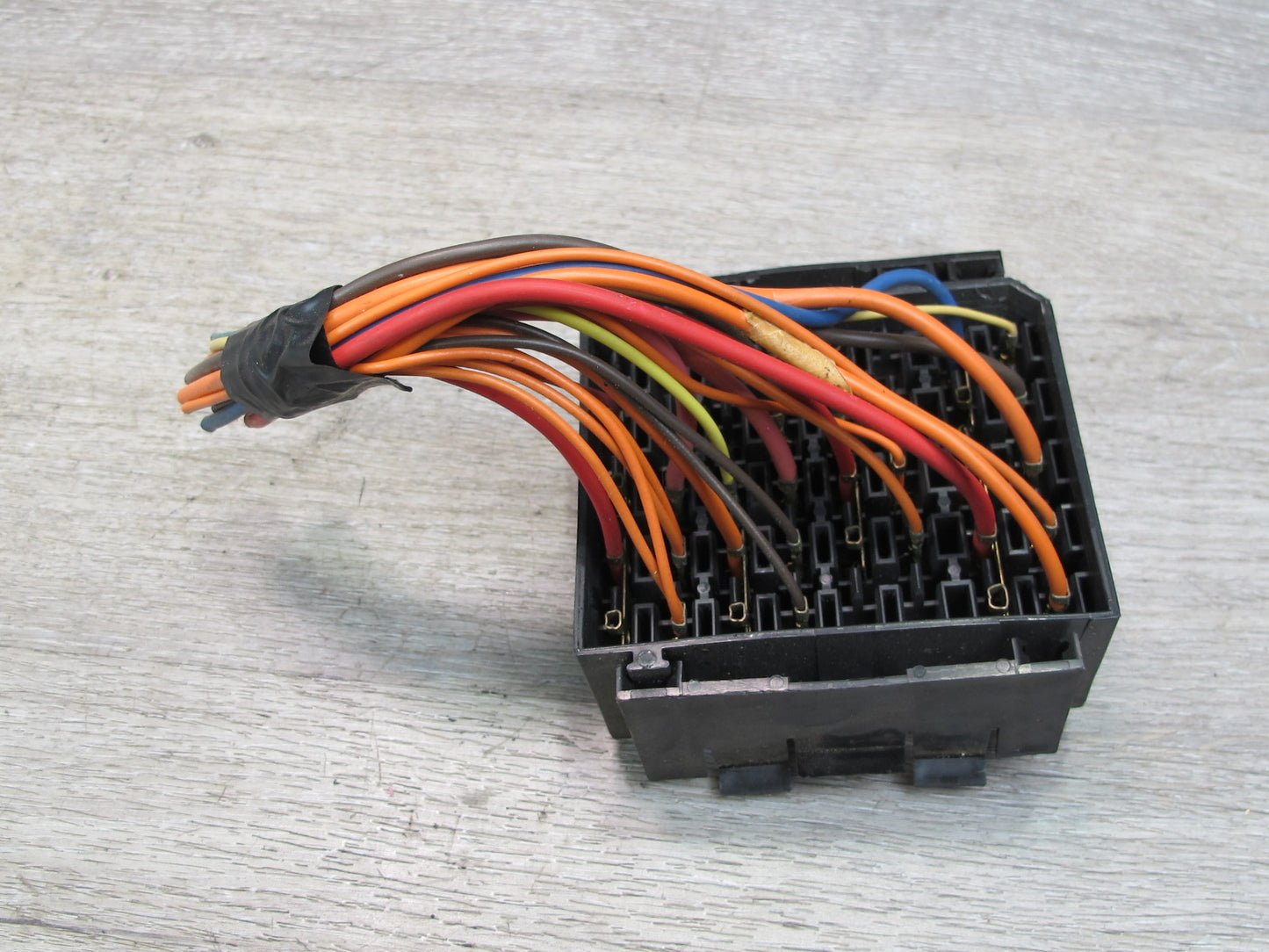 93-98 Chevrolet Camaro 5.7L LS1 Front Under Dash Fuse Relay Box Module Unit OEM