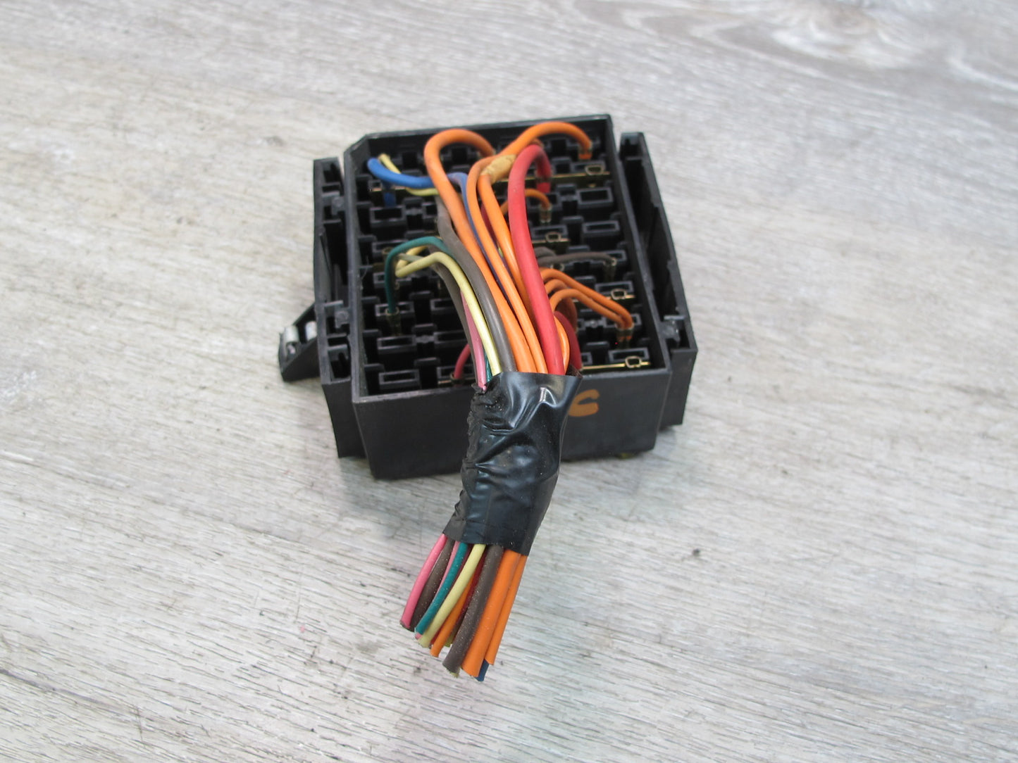 93-98 Chevrolet Camaro 5.7L LS1 Front Under Dash Fuse Relay Box Module Unit OEM