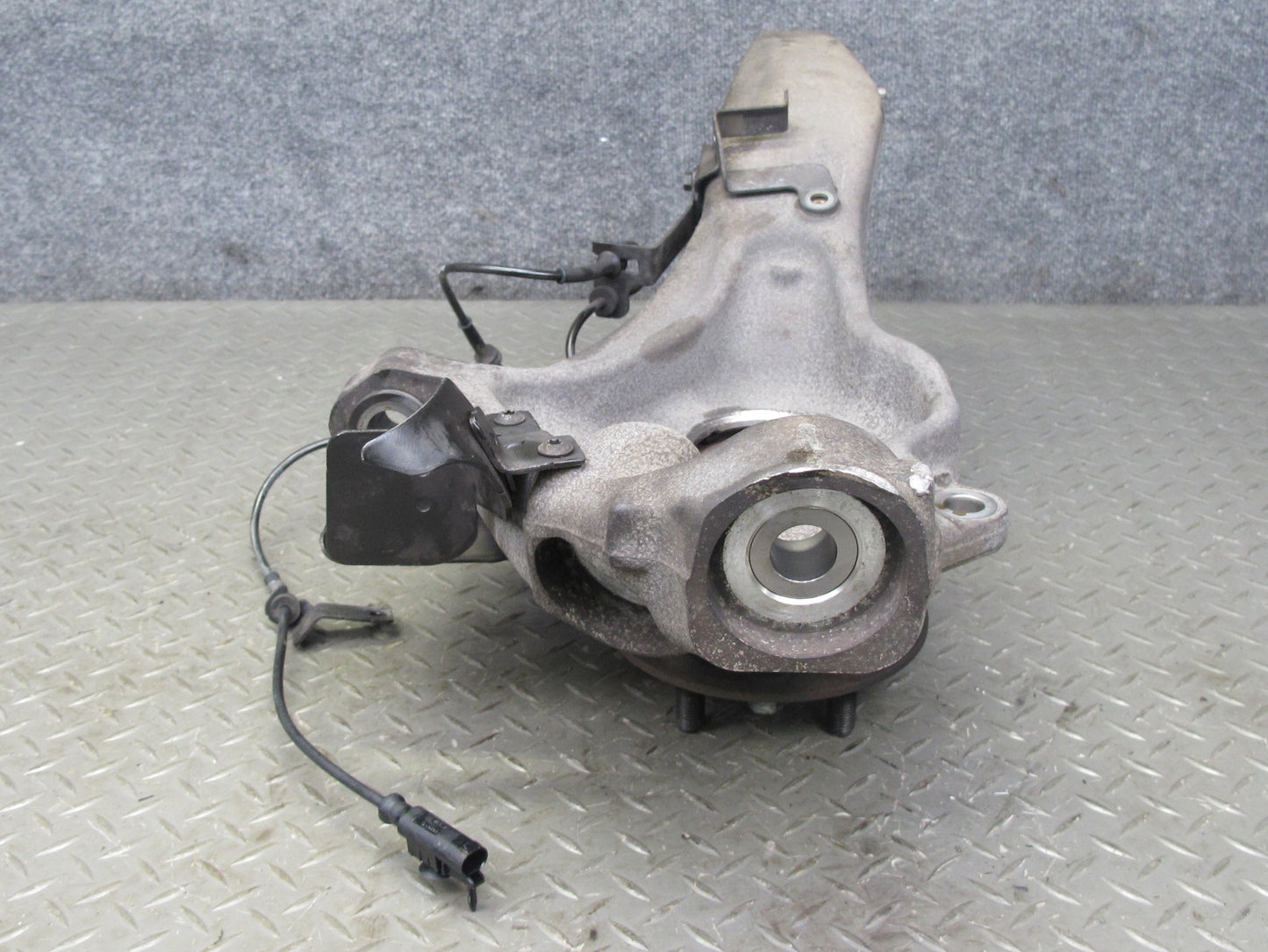 2013-2017 Land Range Rover L405 Front Right Spindle Knuckle Wheel Hub Bearing