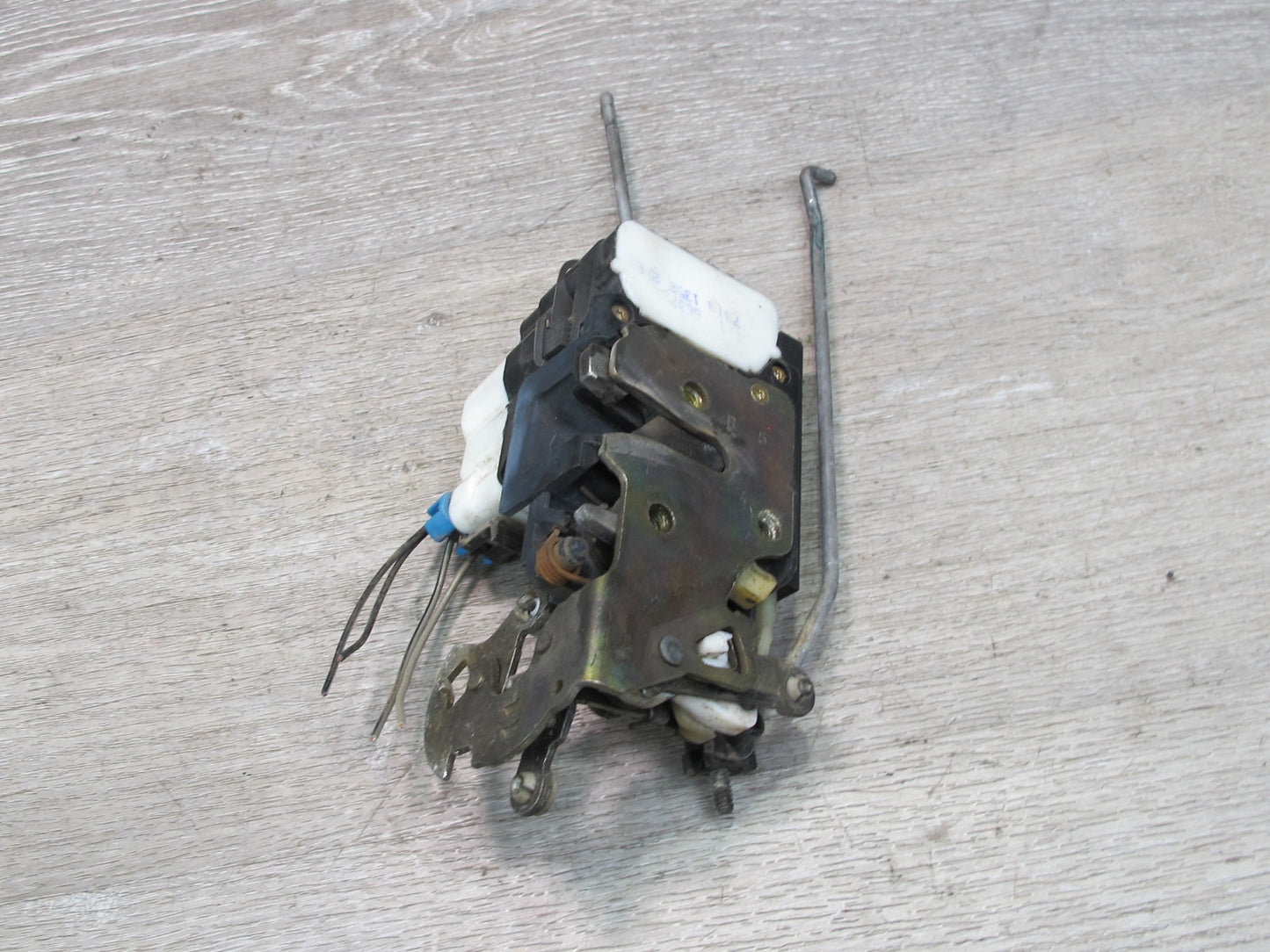 93-02 Chevrolet Camaro Right Passenger Door Lock Latch Actuator OEM