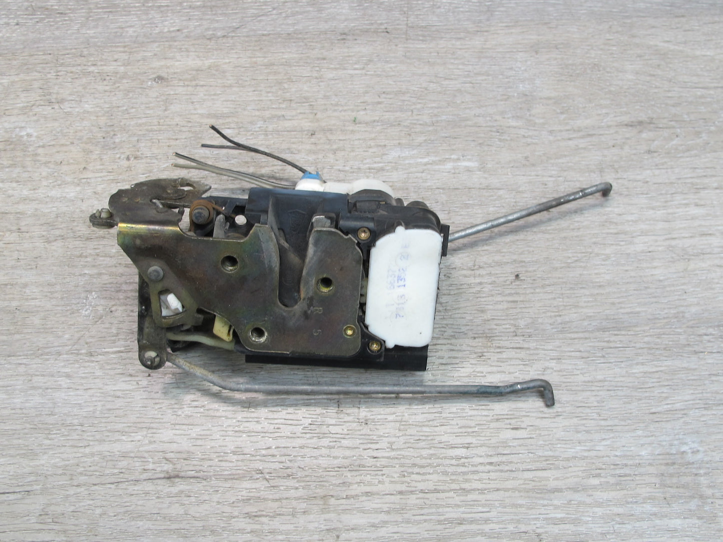 93-02 Chevrolet Camaro Right Passenger Door Lock Latch Actuator OEM