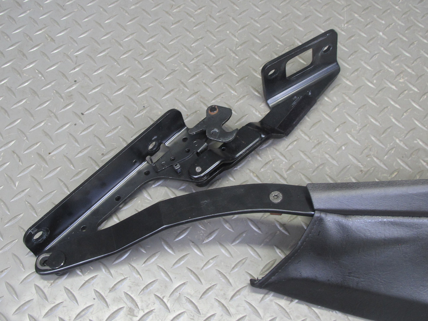 2004-2009 Cadillac XLR Front Left & Right Side Convertible TOP Hinge Bracket Set