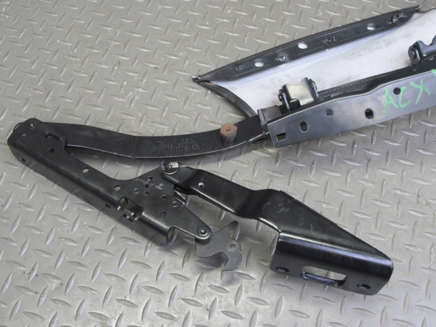 2004-2009 Cadillac XLR Front Left & Right Side Convertible TOP Hinge Bracket Set