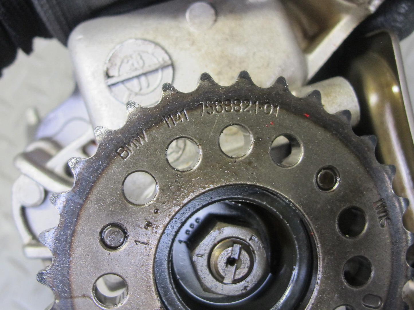 12-18 BMW F12 F13 N63 Engine Motor Oil Pump 7612772 OEM