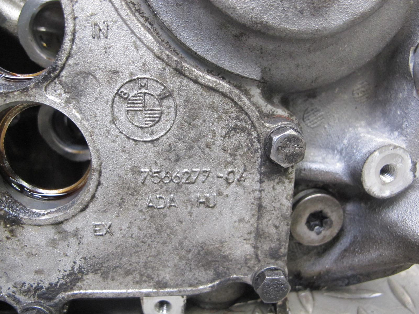 12-14 BMW F12 F13 4.4L N63 Engine Motor Right Cylinder Head w Camshafts 153k OEM