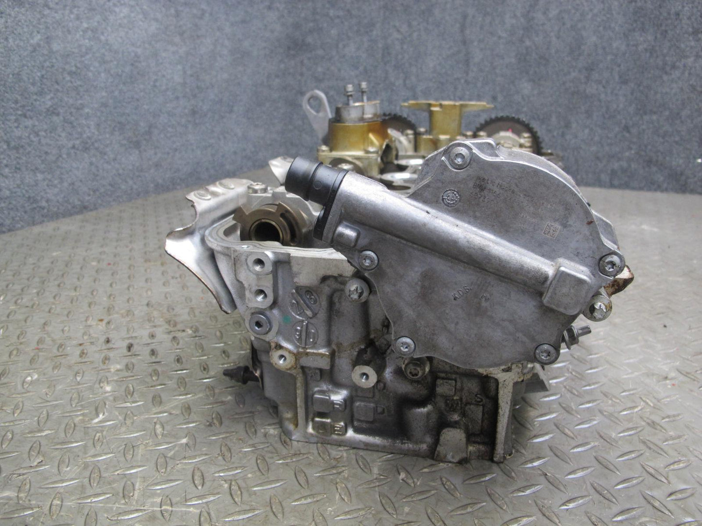 12-14 BMW F12 F13 4.4L N63 Engine Motor Right Cylinder Head w Camshafts 153k OEM