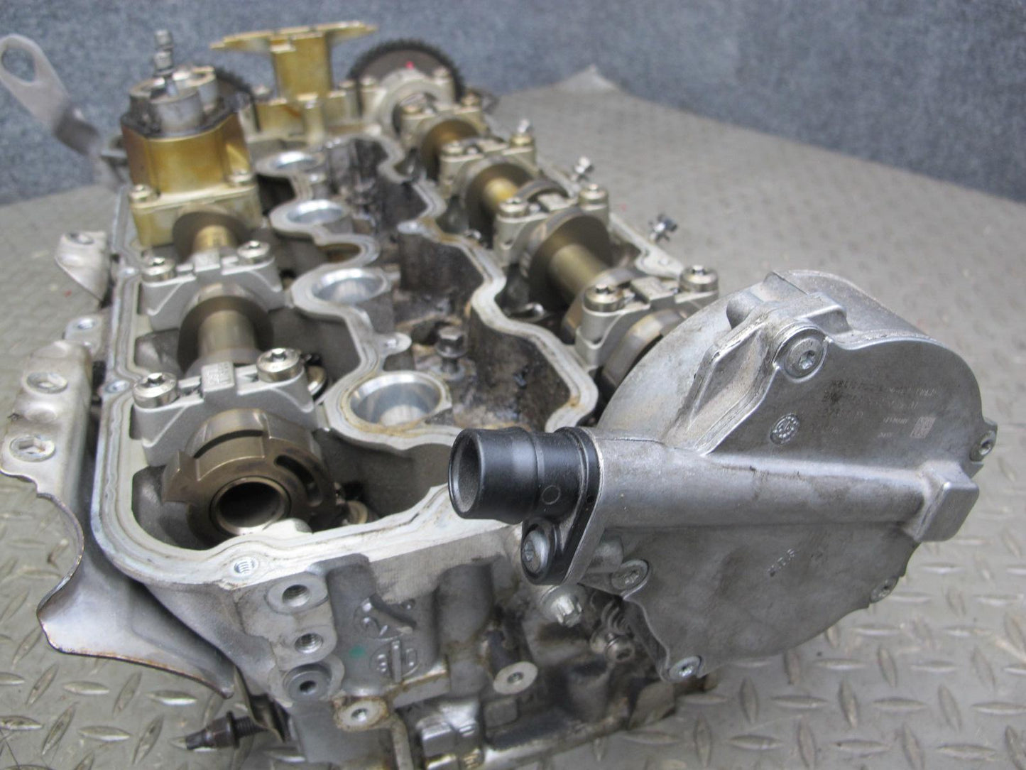 12-14 BMW F12 F13 4.4L N63 Engine Motor Right Cylinder Head w Camshafts 153k OEM