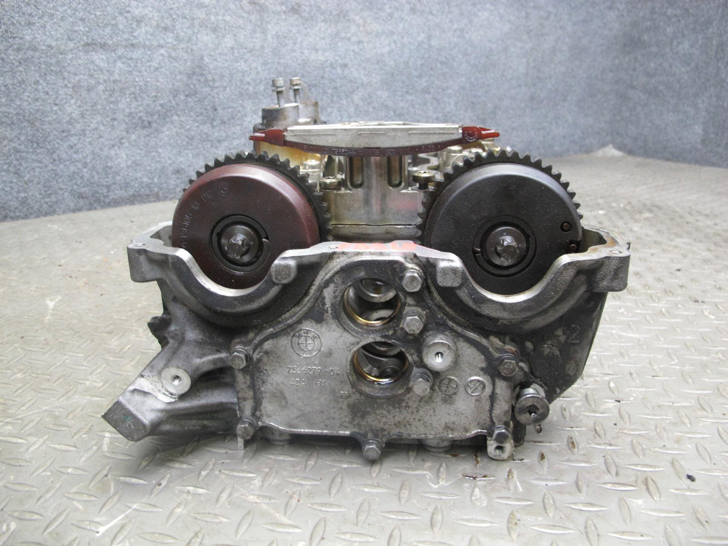 12-14 BMW F12 F13 4.4L N63 Engine Motor Left Cylinder Head w Camshafts 153k OEM