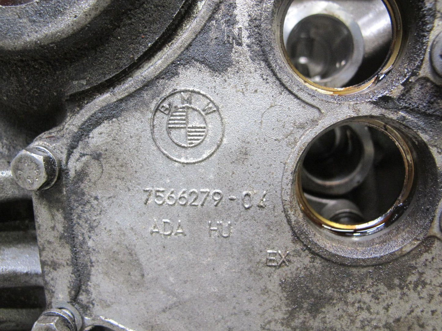 12-14 BMW F12 F13 4.4L N63 Engine Motor Left Cylinder Head w Camshafts 153k OEM