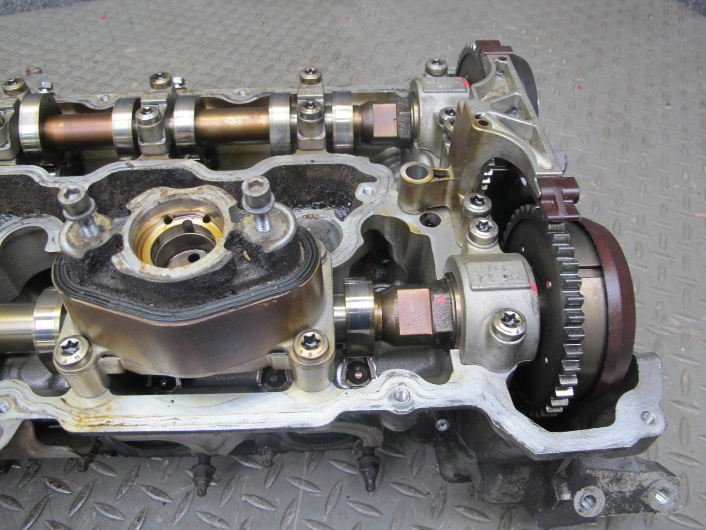 12-14 BMW F12 F13 4.4L N63 Engine Motor Left Cylinder Head w Camshafts 153k OEM