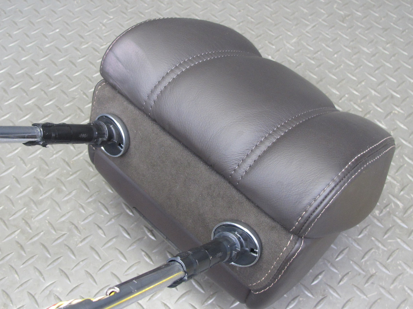 2013-2017 Land Range Rover L405 Front Right Leather Headrest w Screen Espresso