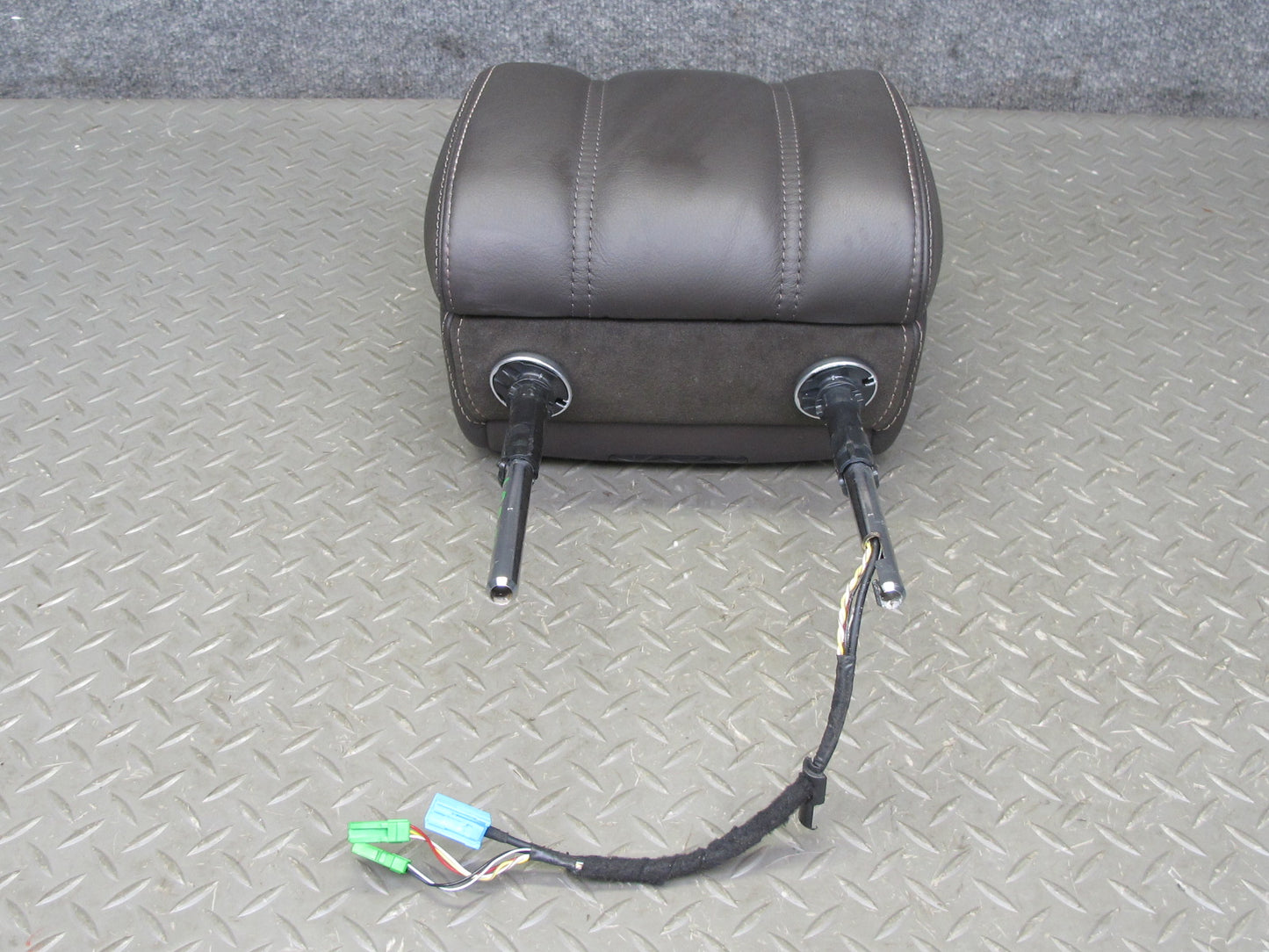 2013-2017 Land Range Rover L405 Front Right Leather Headrest w Screen Espresso