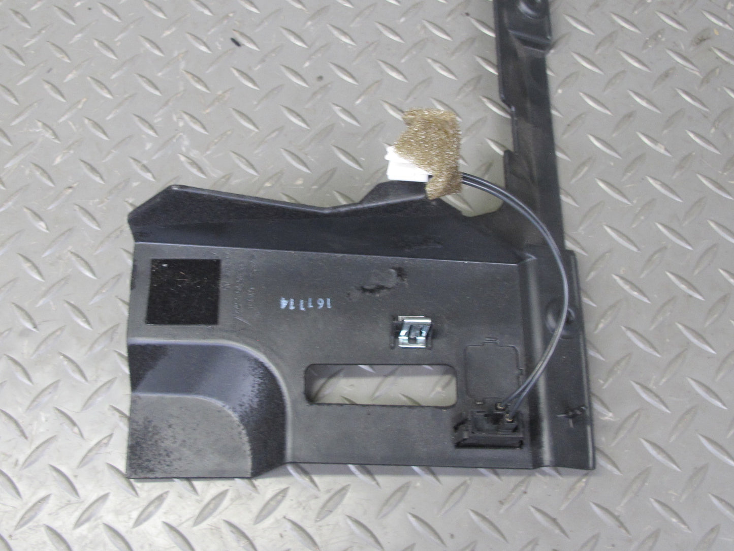 2004-2009 Cadillac XLR Right Side Dashboard Glove Box W/ Frame Trim Panel Set