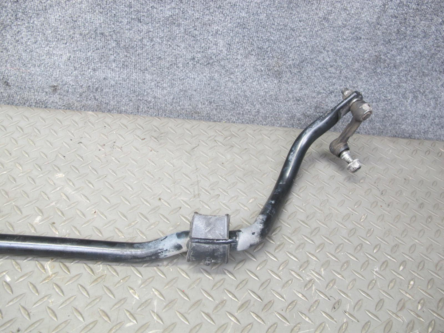 2004-2009 Cadillac XLR Front Anti Roll Stabilizer Sway Bar W/ Link Assembly
