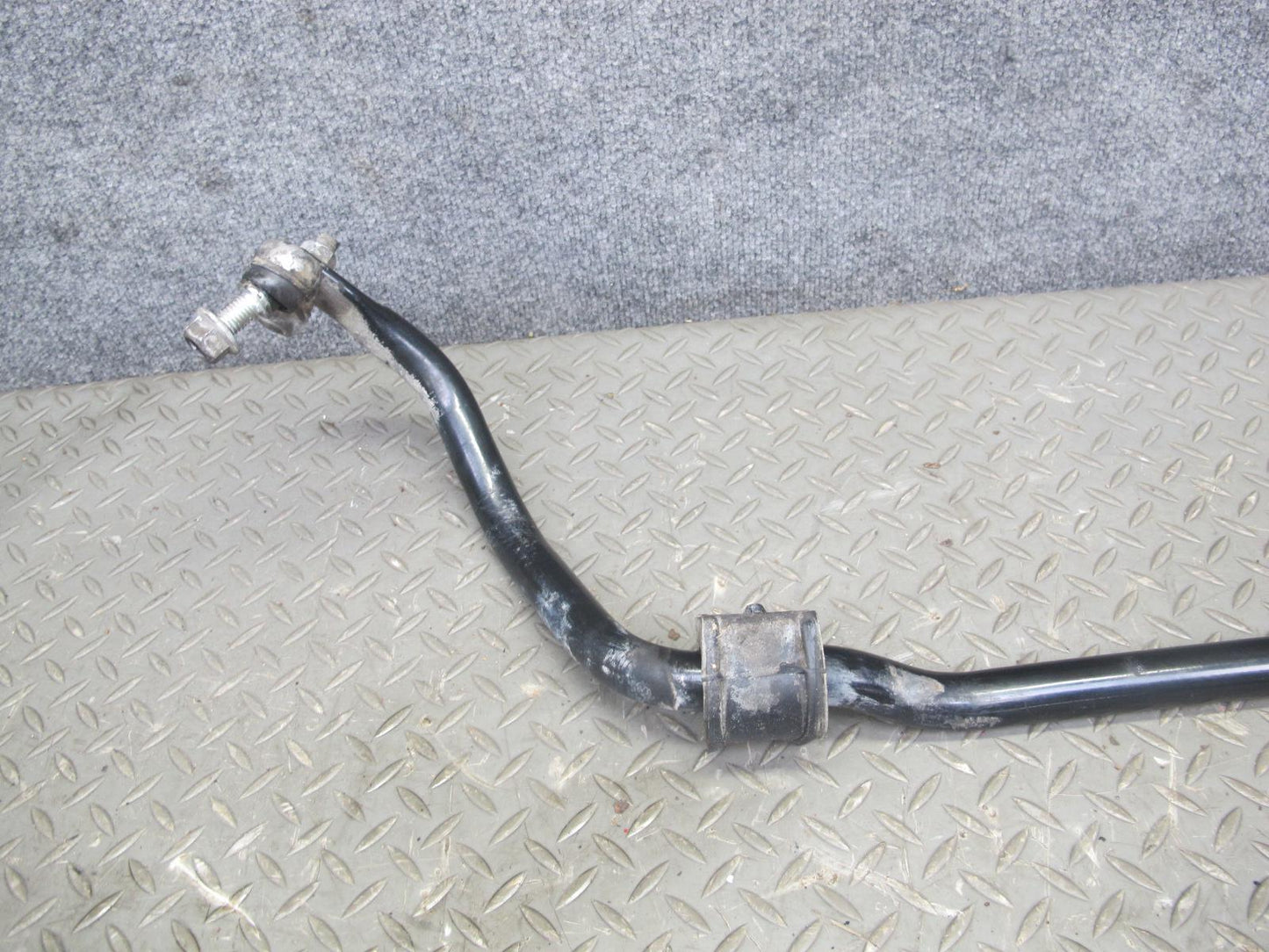 2004-2009 Cadillac XLR Front Anti Roll Stabilizer Sway Bar W/ Link Assembly