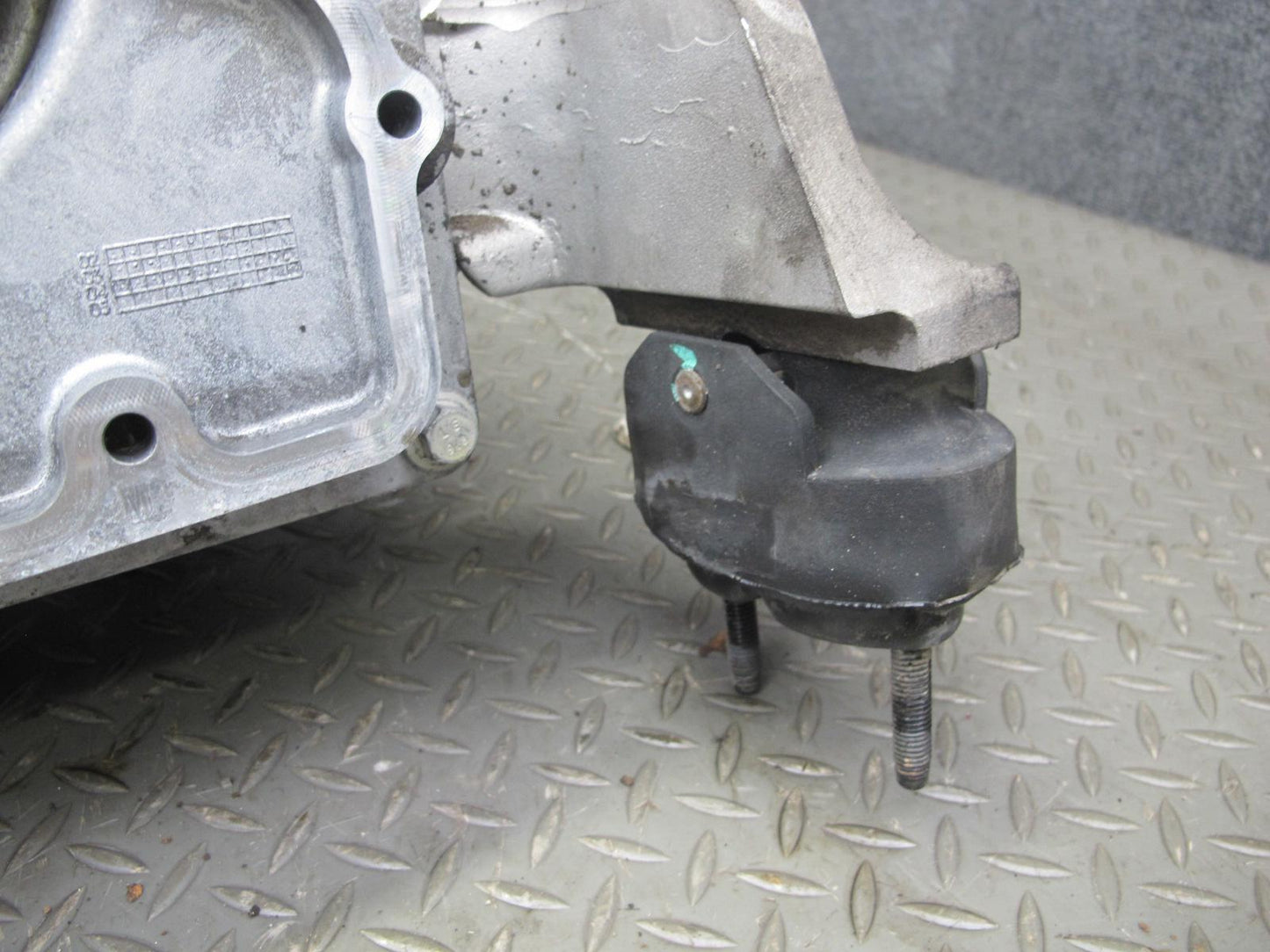 2004-2006 Cadillac XLR 4.6L Rear Differential Axle Carrier Assembly 2.93 Ratio