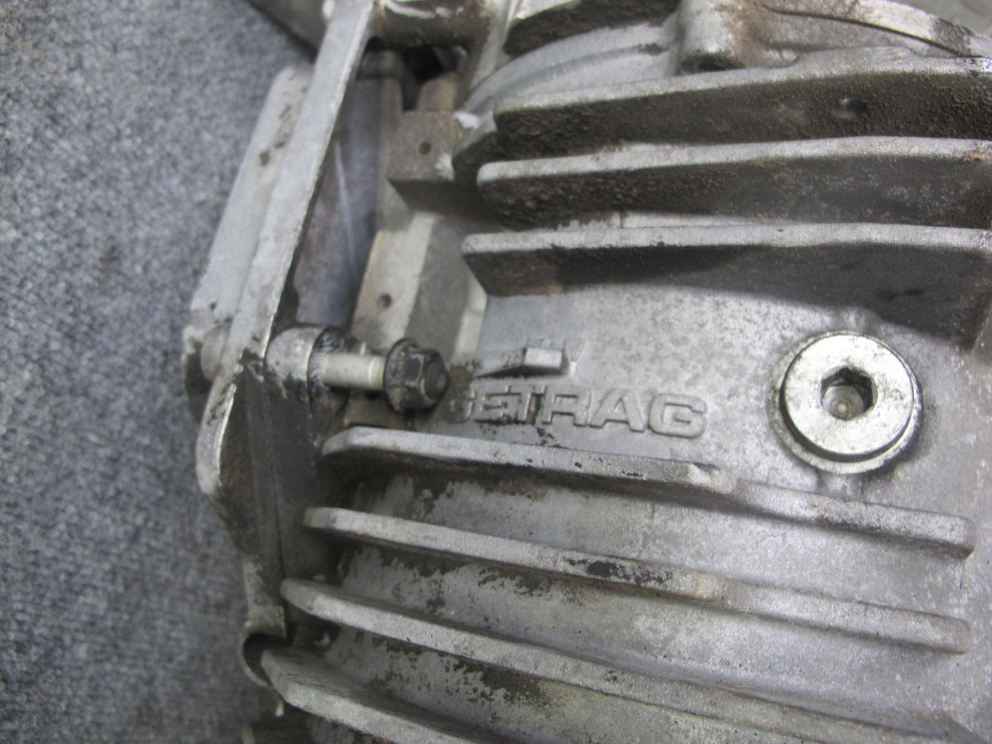 2004-2006 Cadillac XLR 4.6L Rear Differential Axle Carrier Assembly 2.93 Ratio