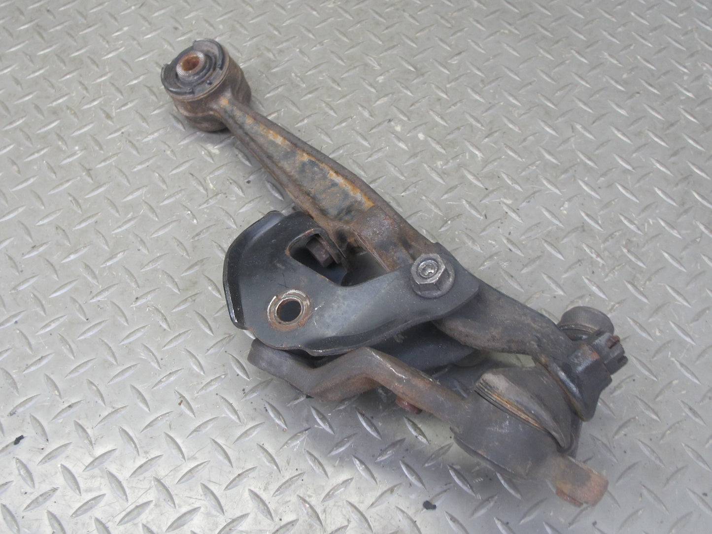 98-05 Lexus JZS160L GS400 GS430 GS300 Front Left Lower Control Arm w Link OEM
