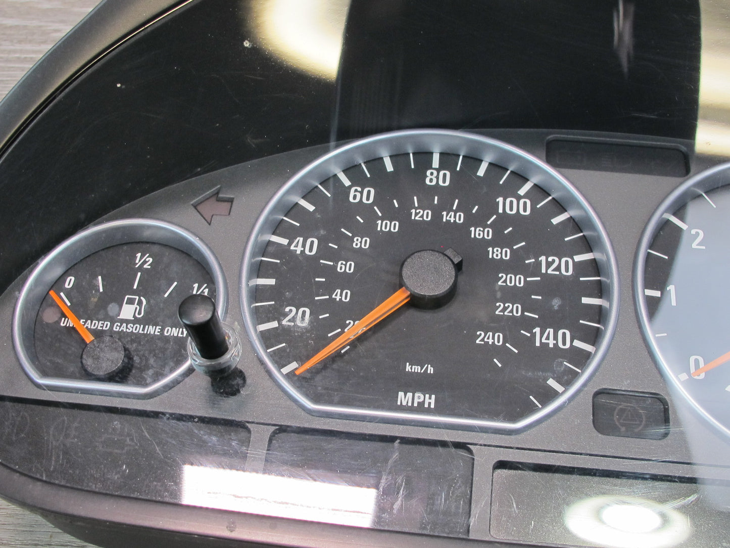 2001-2005 BMW E46 330i Instrument Cluster Gauge Speedometer 7896516