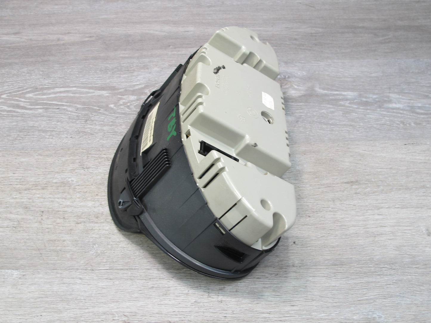 2001-2005 BMW E46 330i Instrument Cluster Gauge Speedometer 7896516