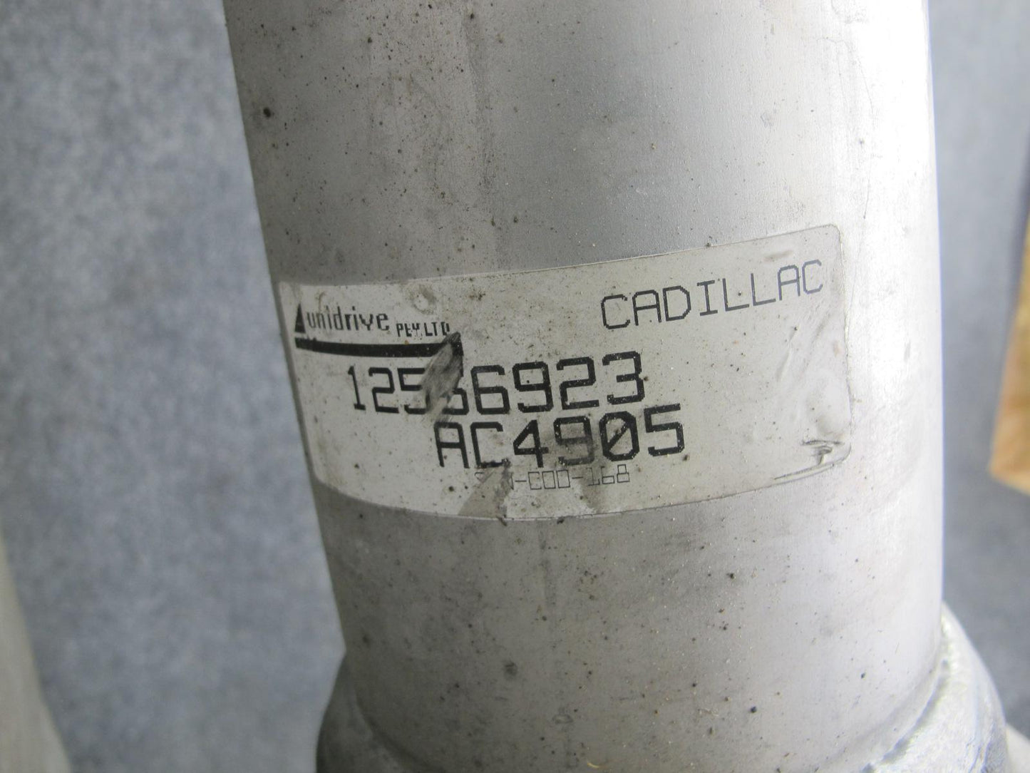 2004-2006 Cadillac XLR Rear Axle Drive Shaft Torque Tube Support 12566923