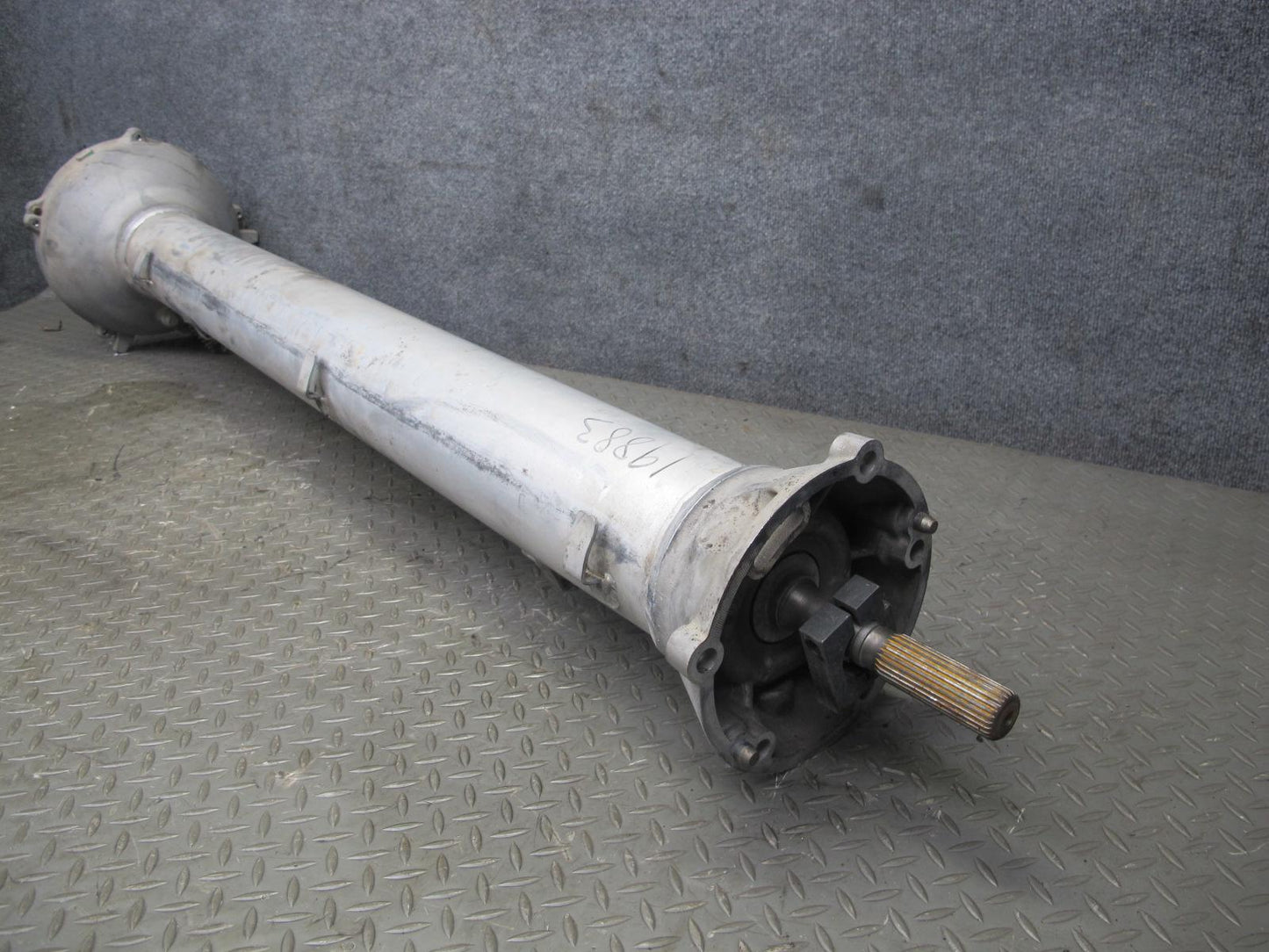 2004-2006 Cadillac XLR Rear Axle Drive Shaft Torque Tube Support 12566923