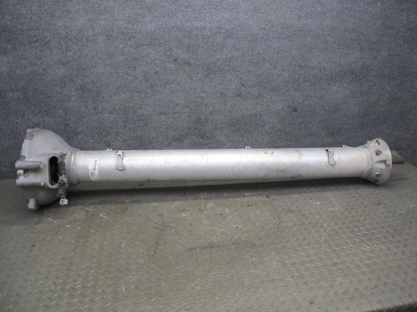 2004-2006 Cadillac XLR Rear Axle Drive Shaft Torque Tube Support 12566923