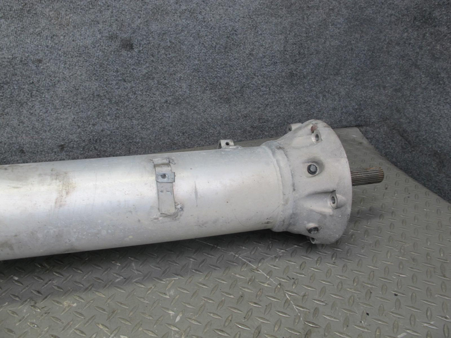 2004-2006 Cadillac XLR Rear Axle Drive Shaft Torque Tube Support 12566923