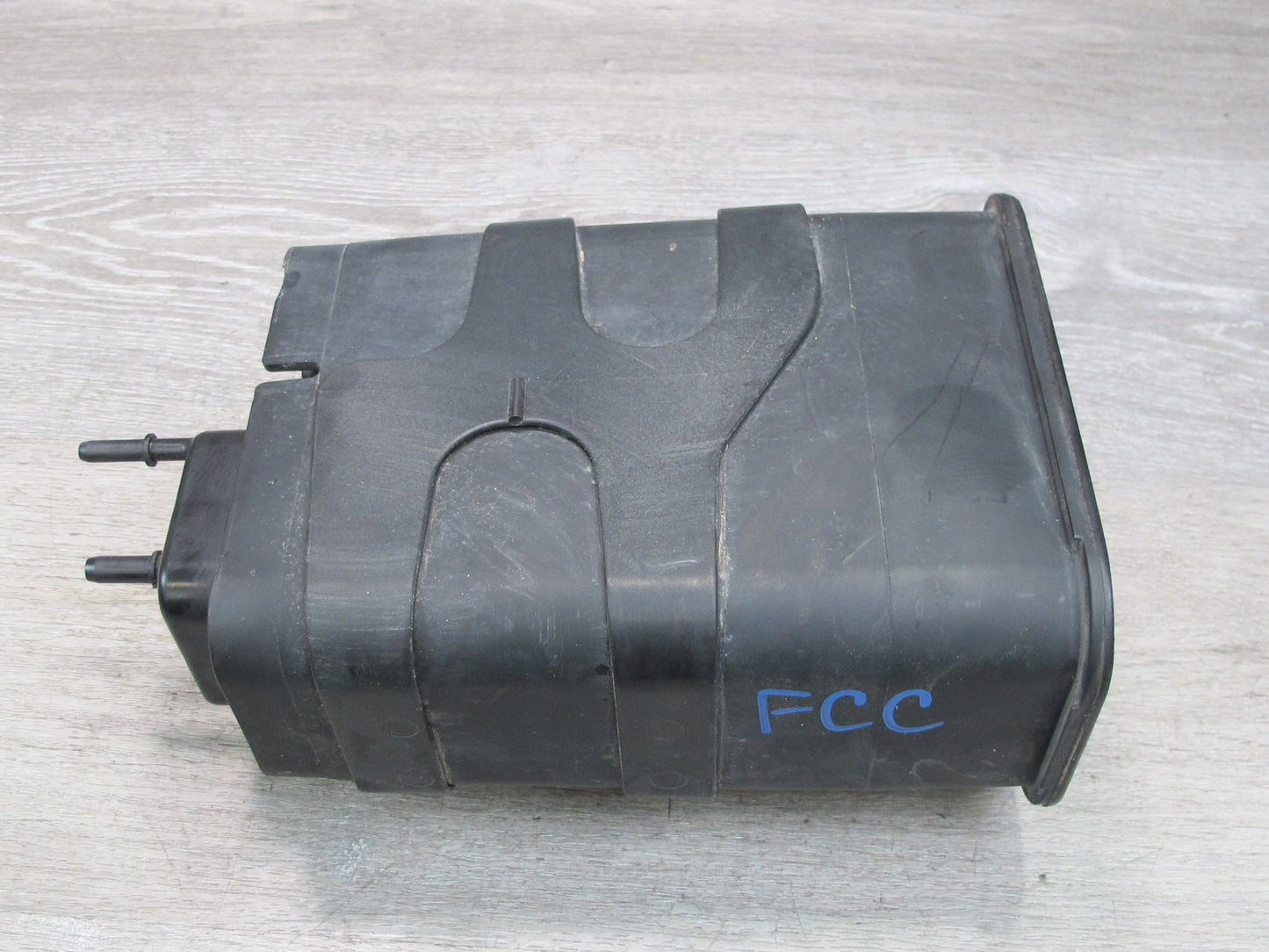 1998 Chevrolet Camaro Fuel Evap Vapor Charcoal Canister w Bracket OEM