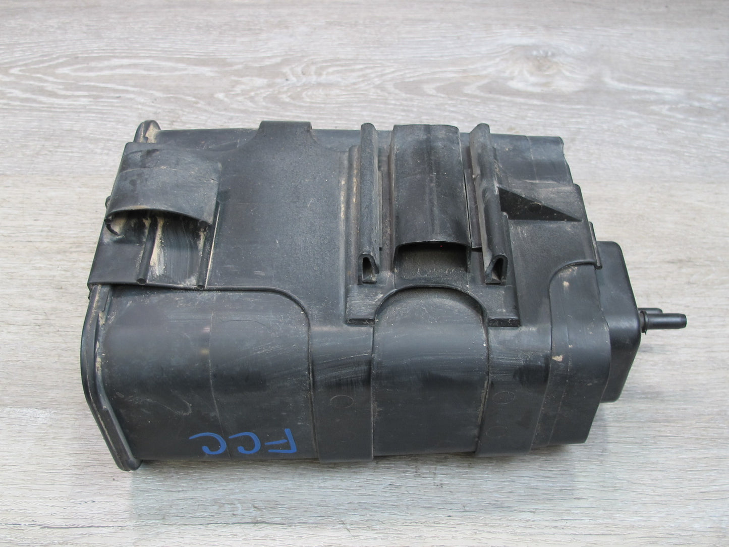 1998 Chevrolet Camaro Fuel Evap Vapor Charcoal Canister w Bracket OEM