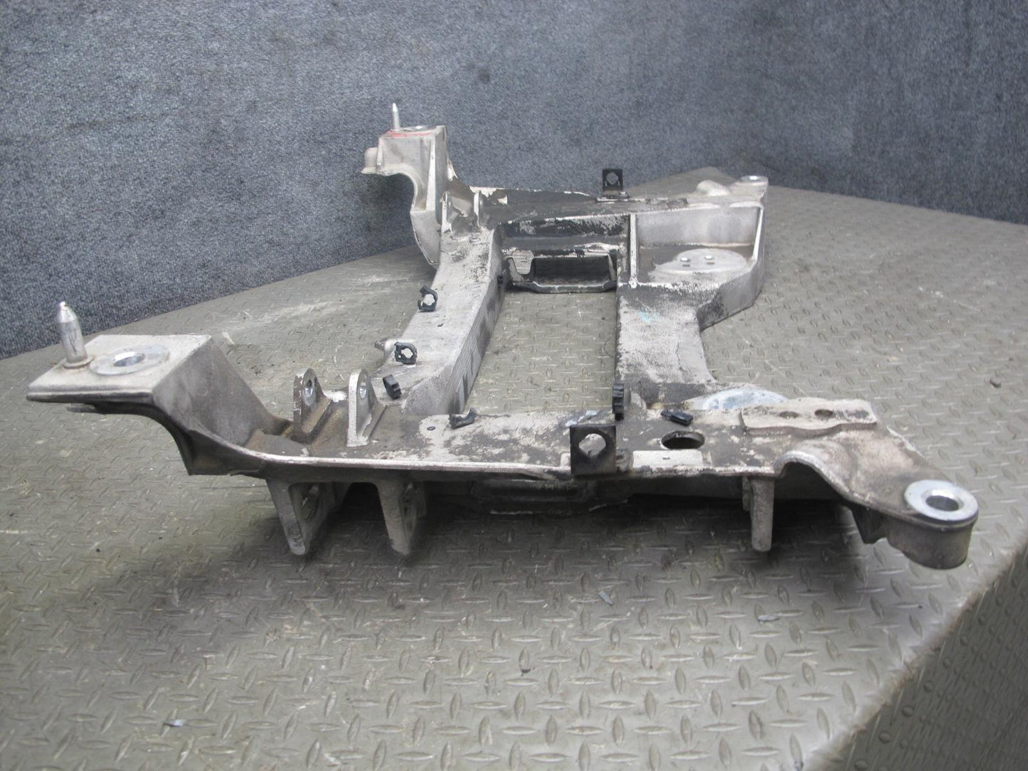 2004-2009 Cadillac XLR Front Engine Sub Frame Subframe Crossmember Cradle