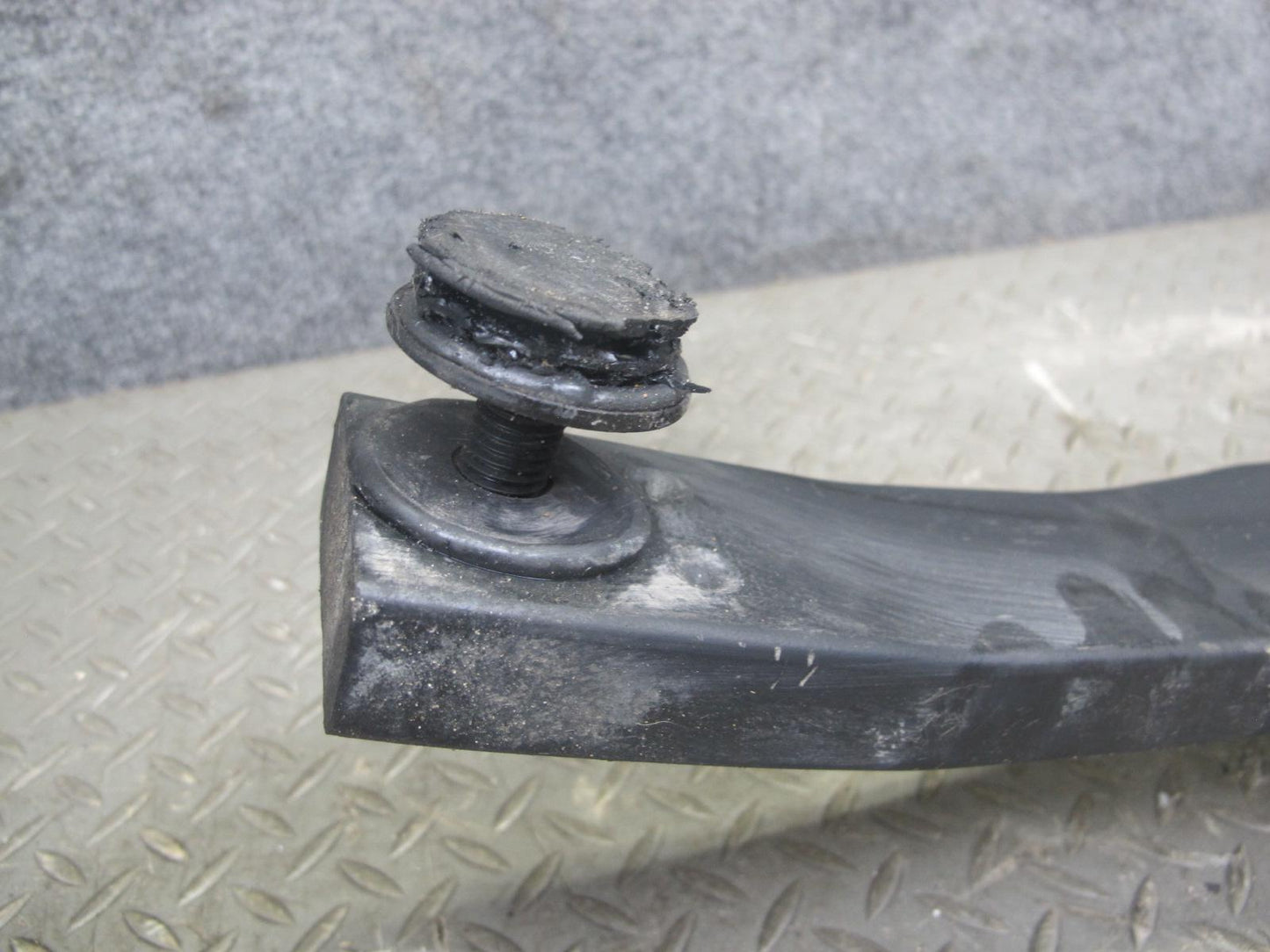 2004-2009 Cadillac XLR Front Suspension Leaf Spring 22146483