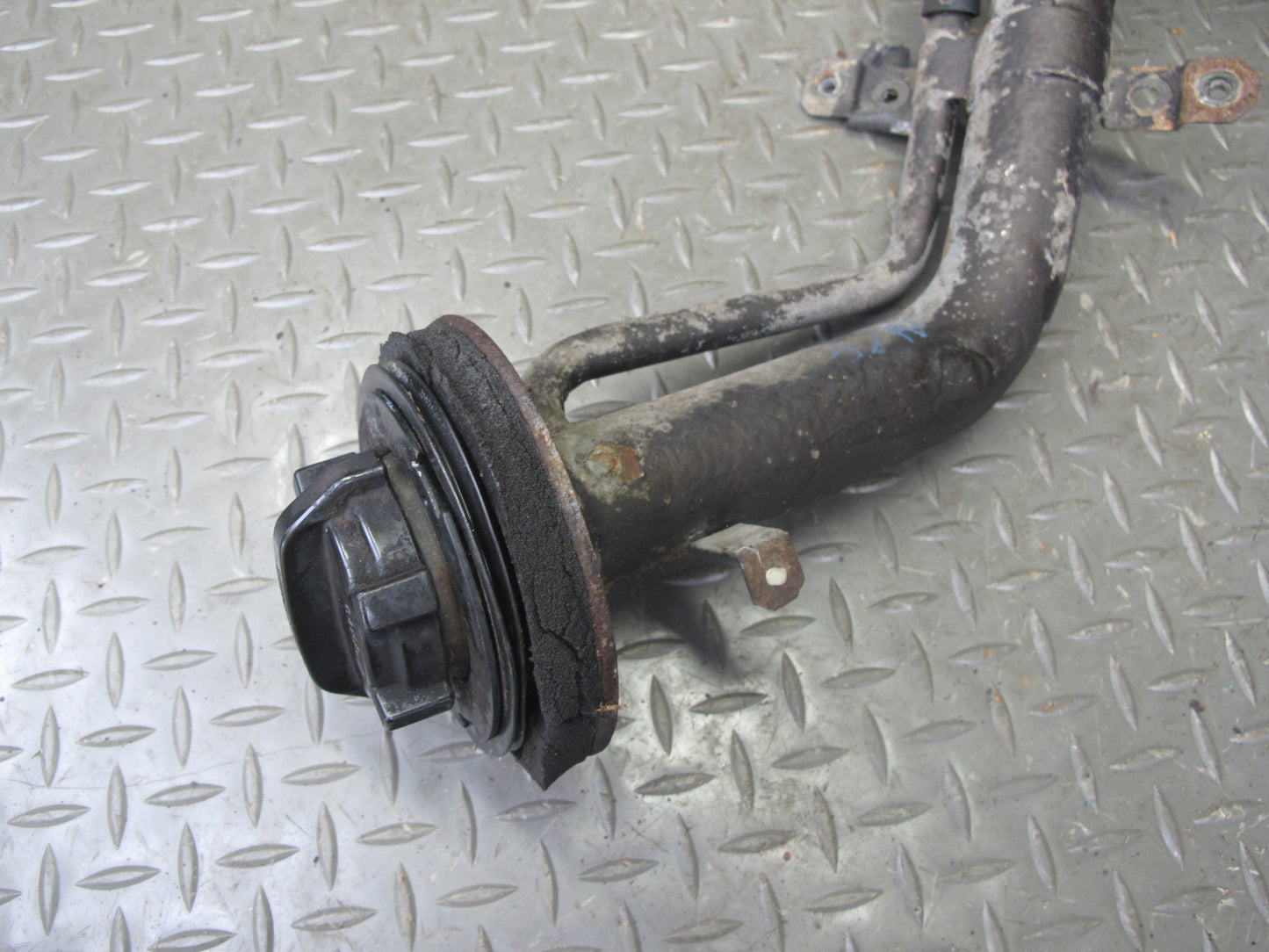 90-96 Nissan Z32 300ZX 2+0 Fuel Tank Filler Neck Pipe w Cap OEM